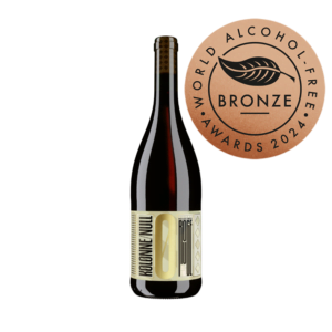 Een fles Knolonne Null Cuvée Rouge No 2 met een bronzen medaille van The World Alcohol-Free Awards