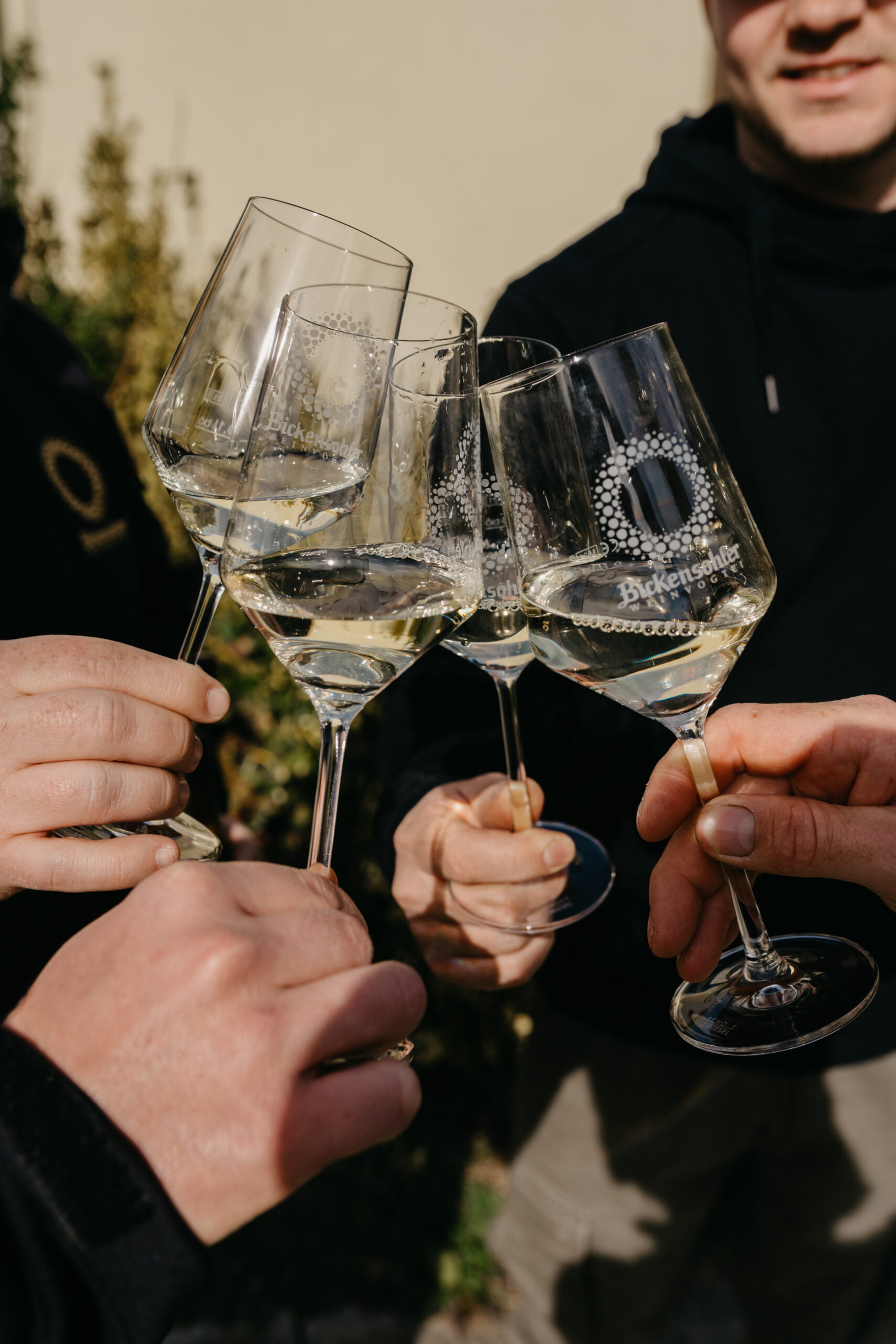 Het proeven van Bickensohler alcoholvrije witte wijn - Amavine