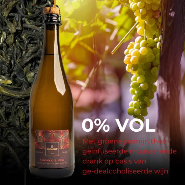 Een fles T-Vino Enjoy Jasmin Sparkling 0.0% met de tekst: "Met groene thee geinfuseerde mousserende drank op basis van ge-dealcoholiseerde wijn".